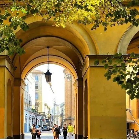 Express Anima Antica I 24h Covered Parking Free I بارما