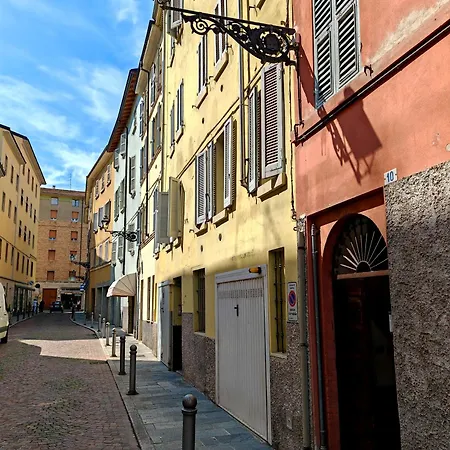 Borgo Antico I I I Privat Parking Apartment Parma